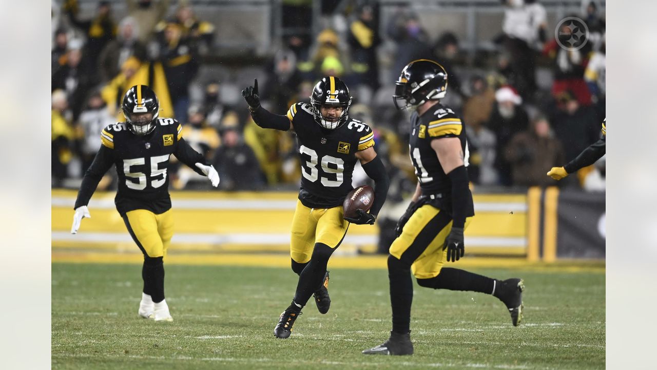 NFL recap: Steelers win in primetime, Raiders prevail in OT