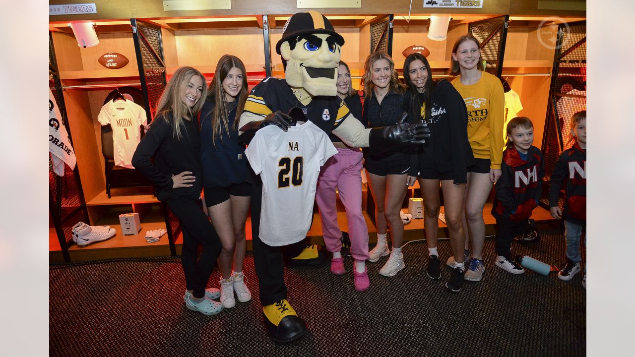 NA, Steelers kick off 2023 Girls Flag Football season - North Allegheny  Sports Network