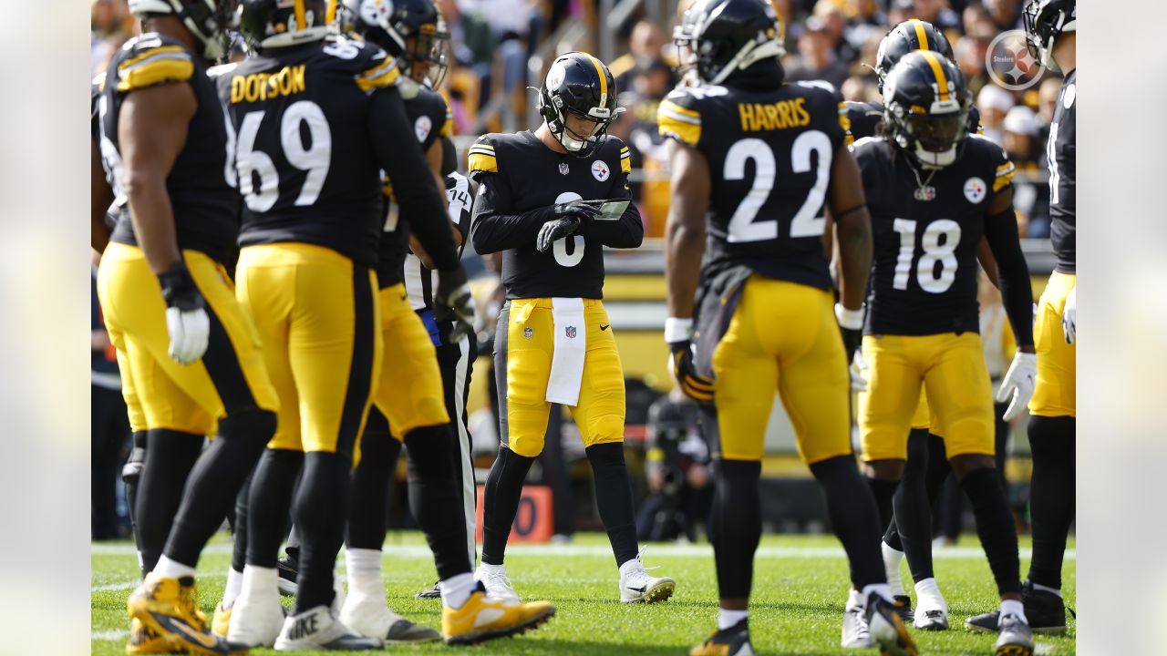 Steelers defeat the Buccaneers, 20-18