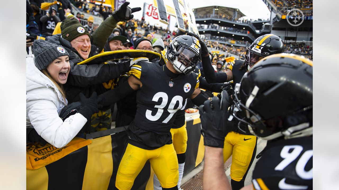 PHOTOS: Feature frames - Steelers vs. Titans