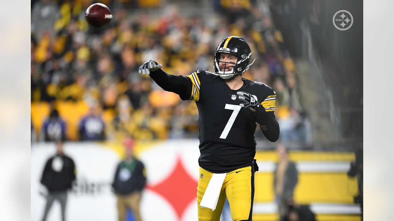 Steelers' Ben Roethlisberger shades Ravens' Lamar Jackson