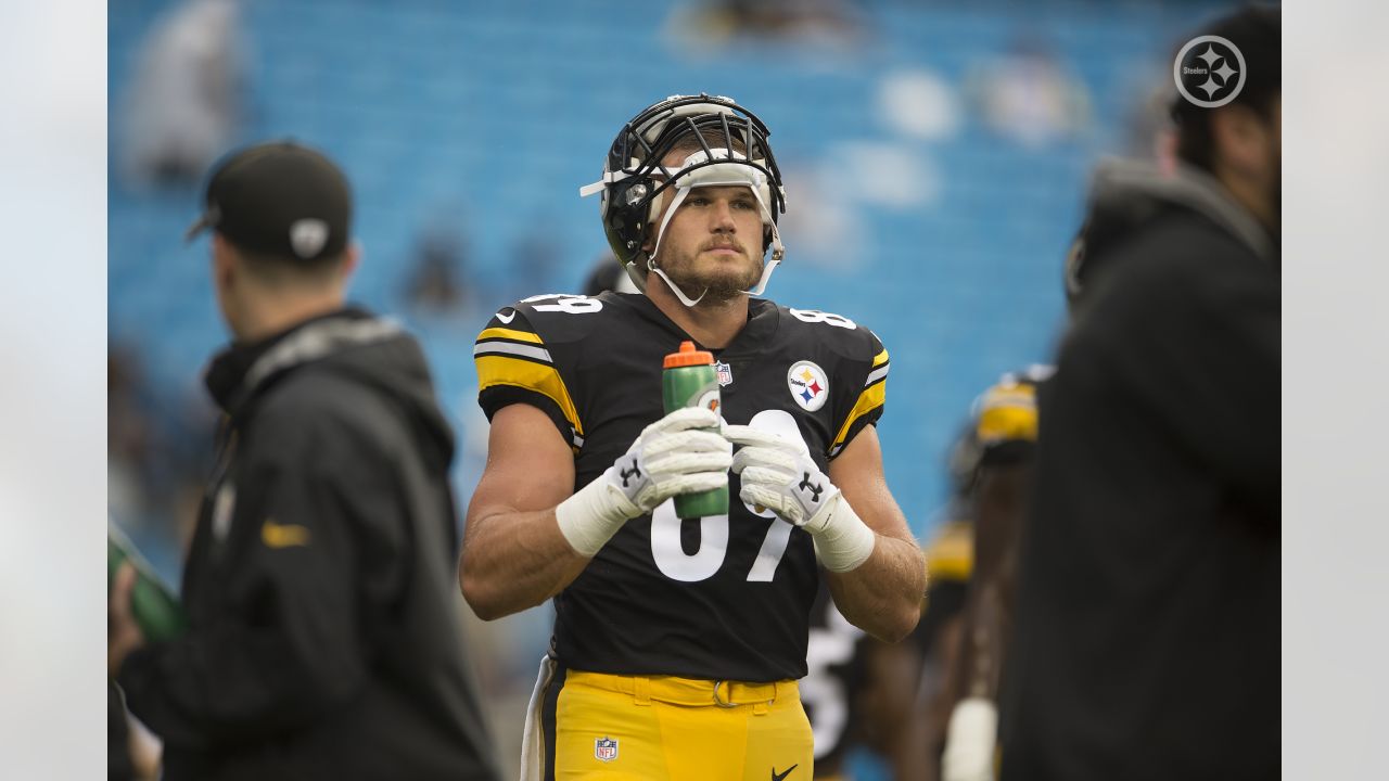 Pittsburgh Steelers TE Vance McDonald's 'I Am Legend' Quarantine