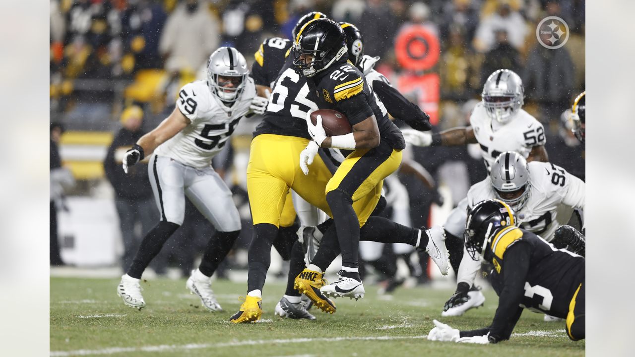 Live coverage: Raiders pull second straight upset, beat Steelers 26-17 -  Las Vegas Sun News