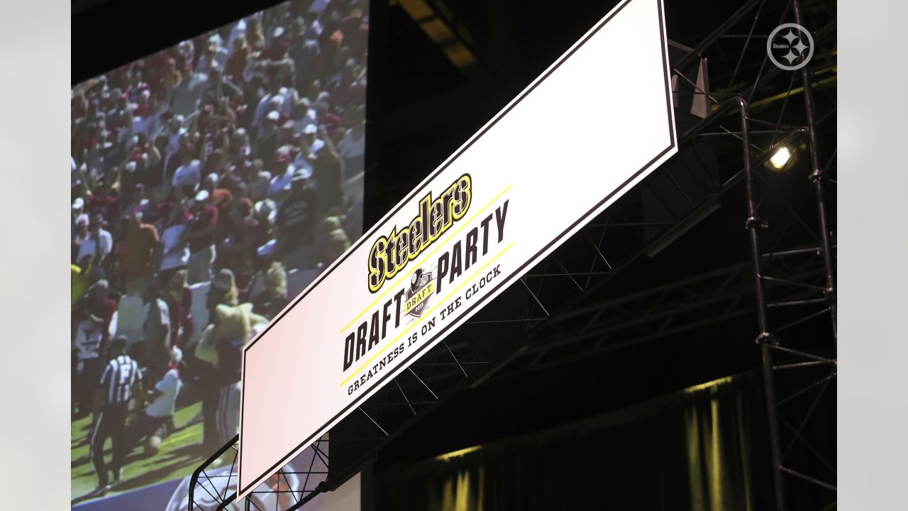 On the Clock: Pittsburgh Steelers: Behind the Scenes with the Pittsburgh  Steelers at the NFL Draft