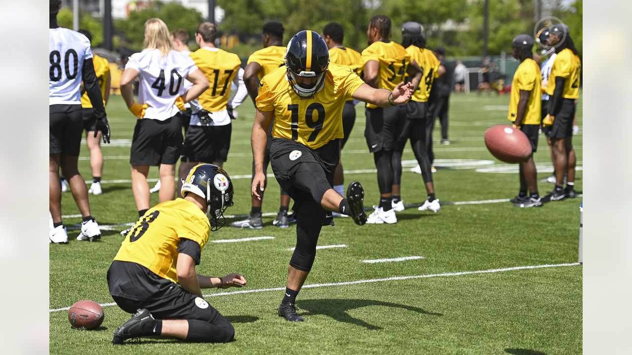 PHOTOS: Benton at rookie minicamp