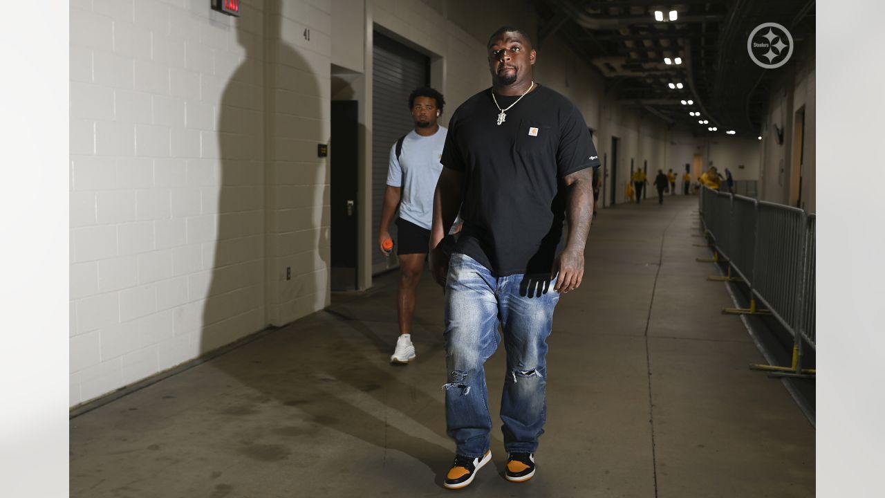 Pittsburgh Steelers tight end Rodney Williams (87) stretches before an NFL  preseason football game against the Tampa Bay Buccaneers, Friday, Aug. 11,  2023, in Tampa, Fla. (AP Photo/Peter Joneleit Stock Photo - Alamy