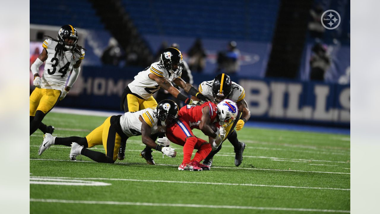 Rubber pellets on field delay Steelers vs. Bills game