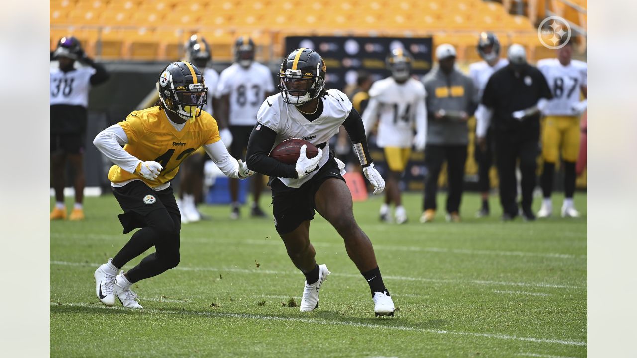 Najee Harris' competitive spirit stands out in Steelers' first