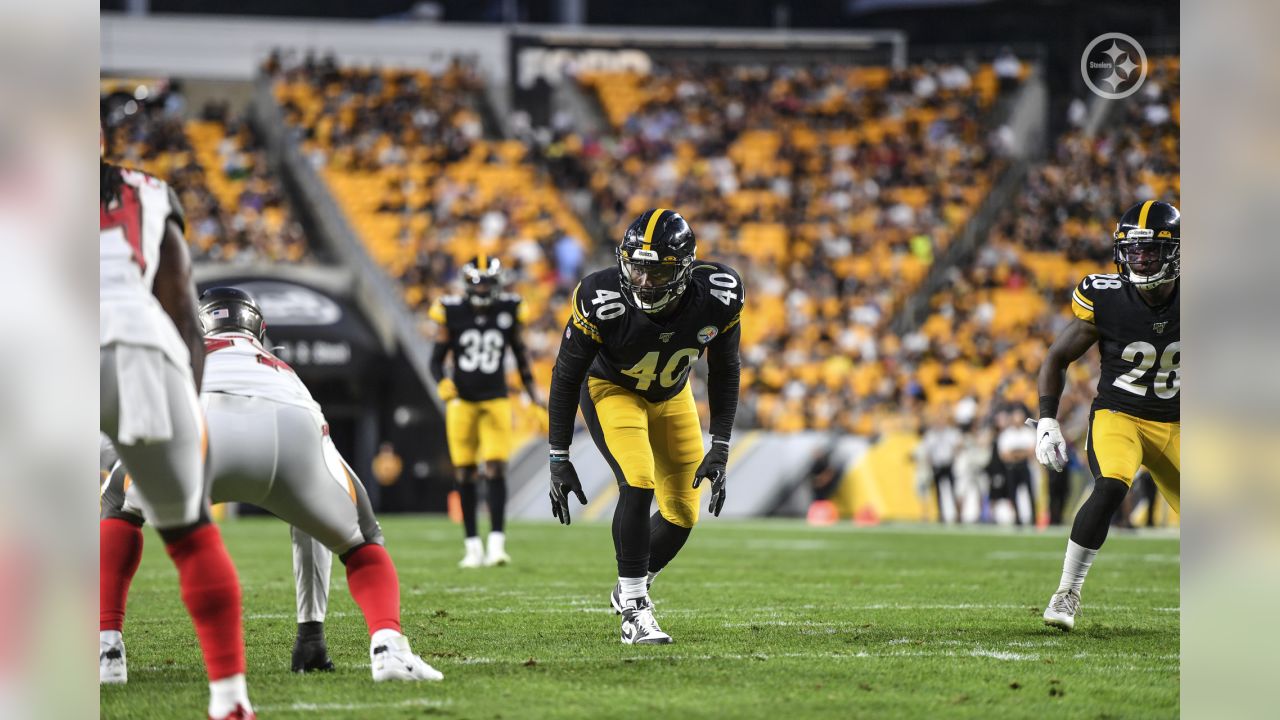 Steelers hold on, win 30-28