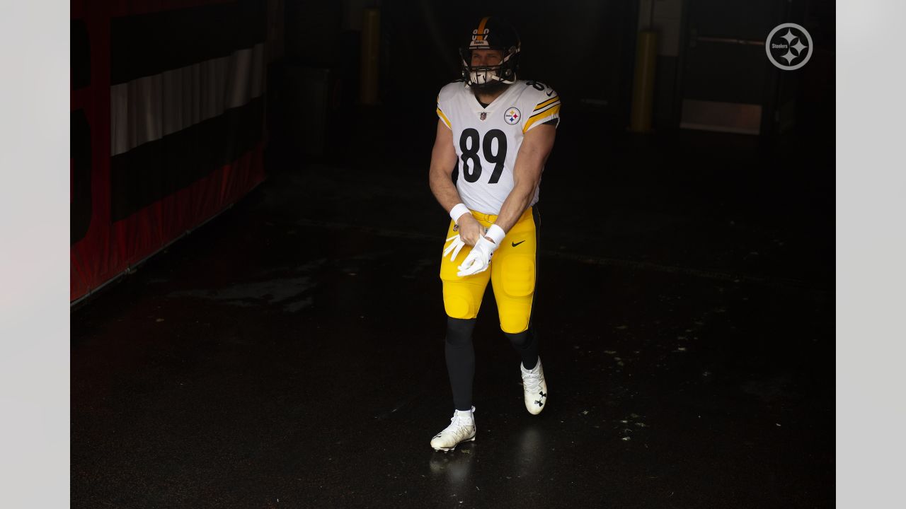 B/R Gridiron on X: Steelers TE Vance McDonald announces his