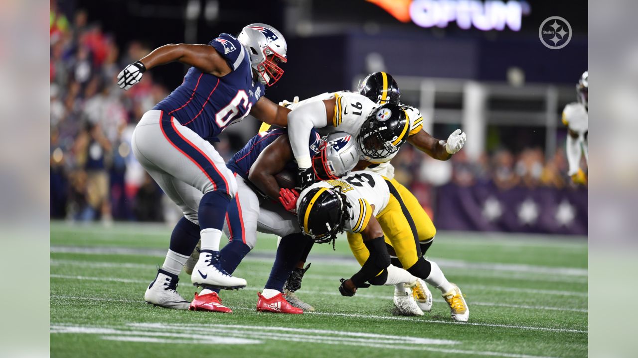 Pittsburgh lays an egg as Patriots roll to a 33-3 win