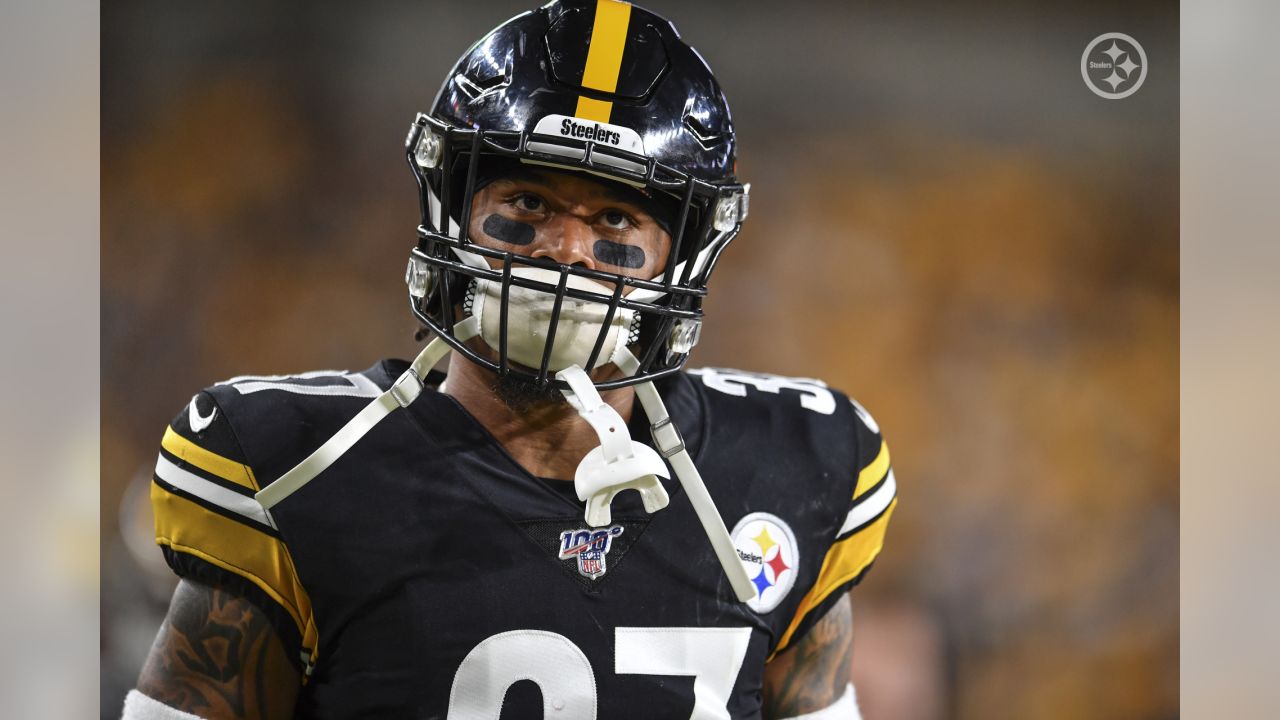 Steelers hold on, win 30-28