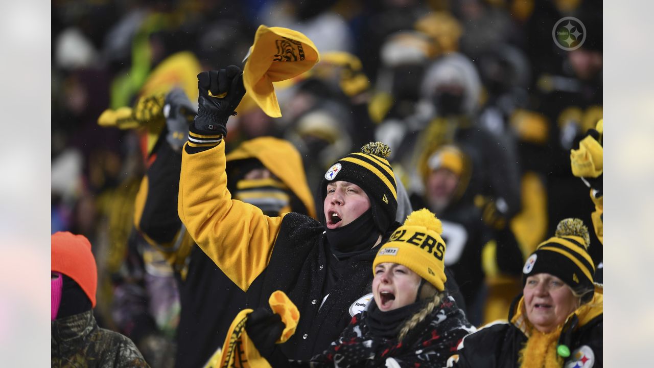 Steelers get Christmas Eve miracle with win over Raiders