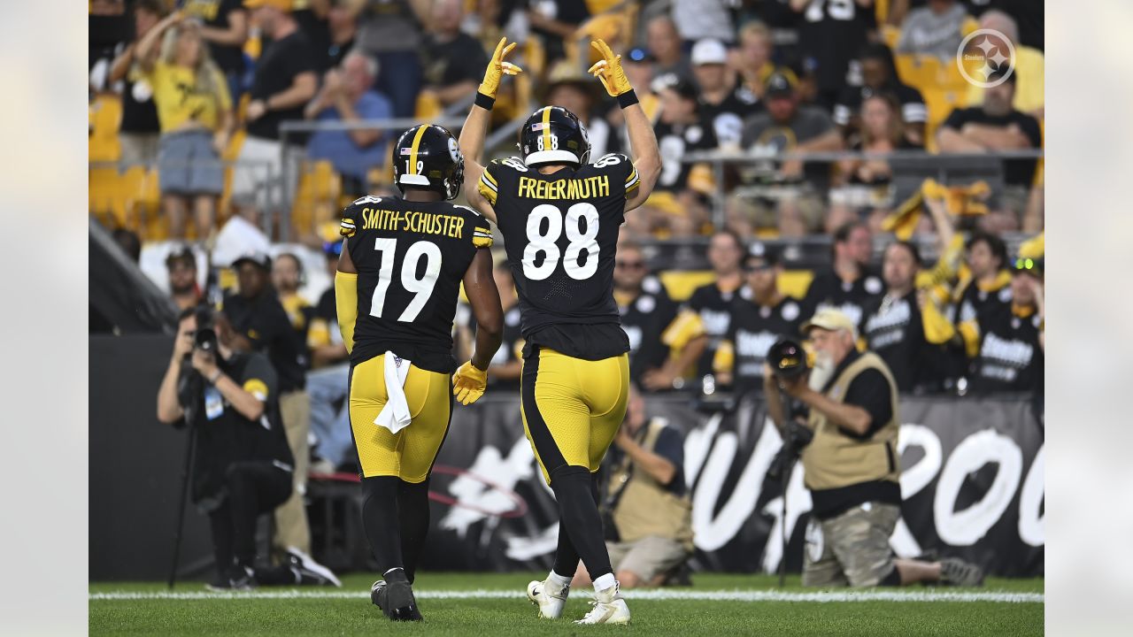 The Steelers put an end to JuJu Smith-Schuster's pregame TikTok-ing