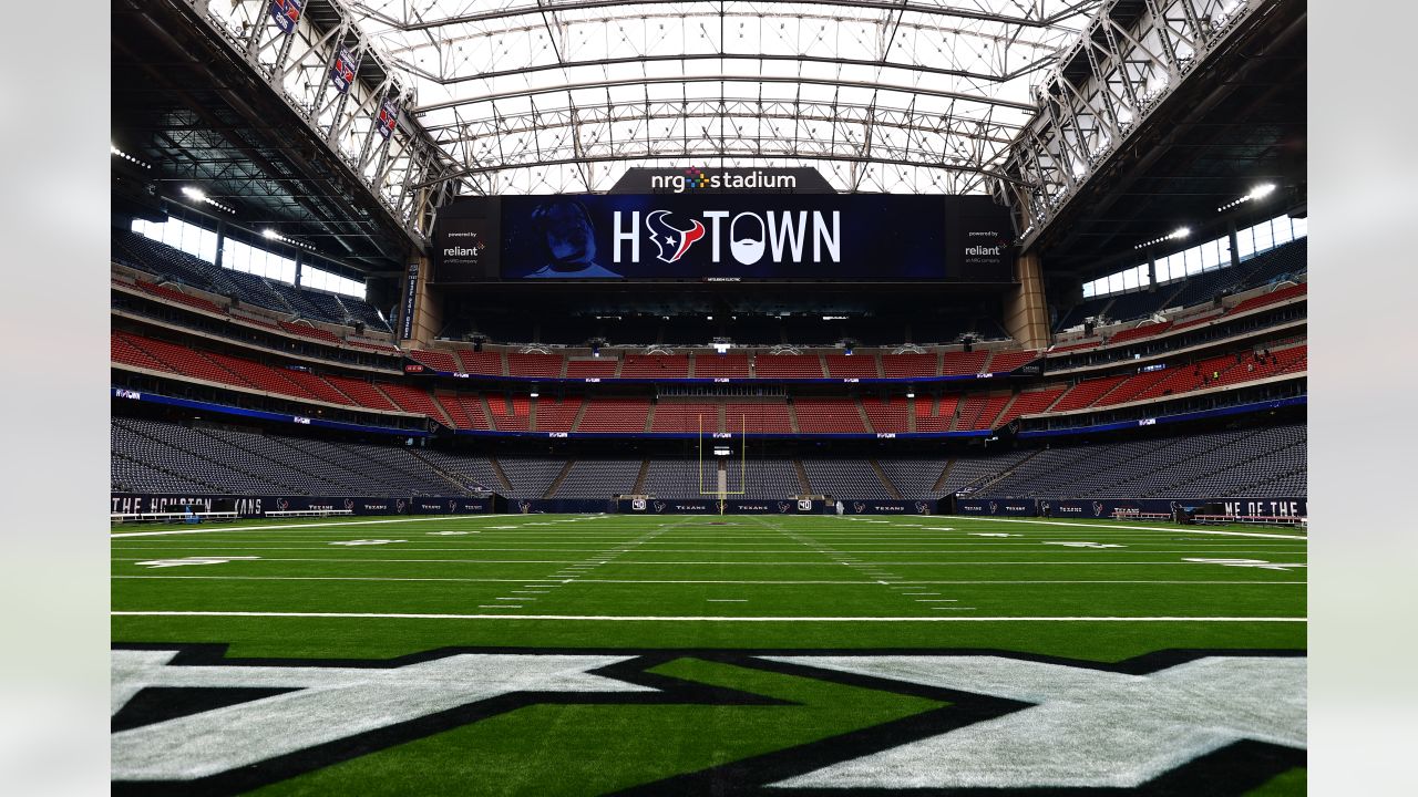 NRG Stadium crowd shortly before kickoff vs Jets : r/Texans