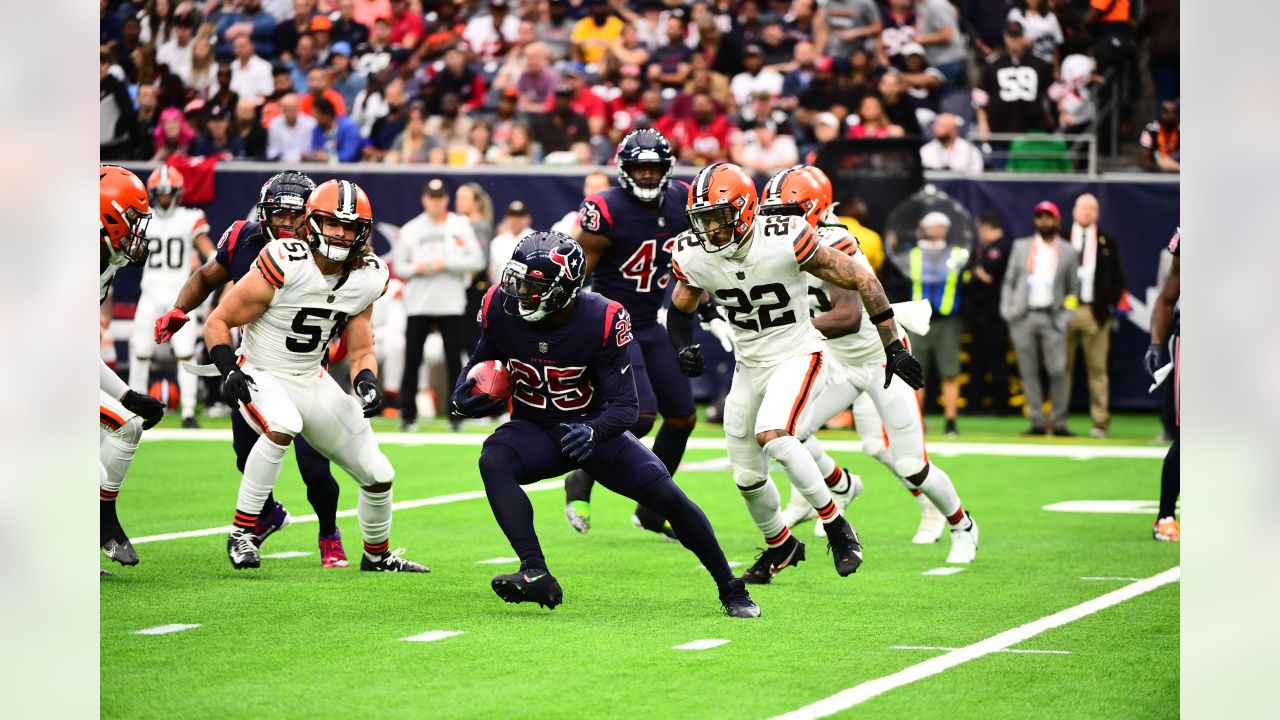 Texas, US, December 4, 2022. Cleveland Browns TONY FIELDS II (42) scores  after an interception during the game between the Cleveland Browns and the  Houston Texans in Houston, Texas at NRG Stadium