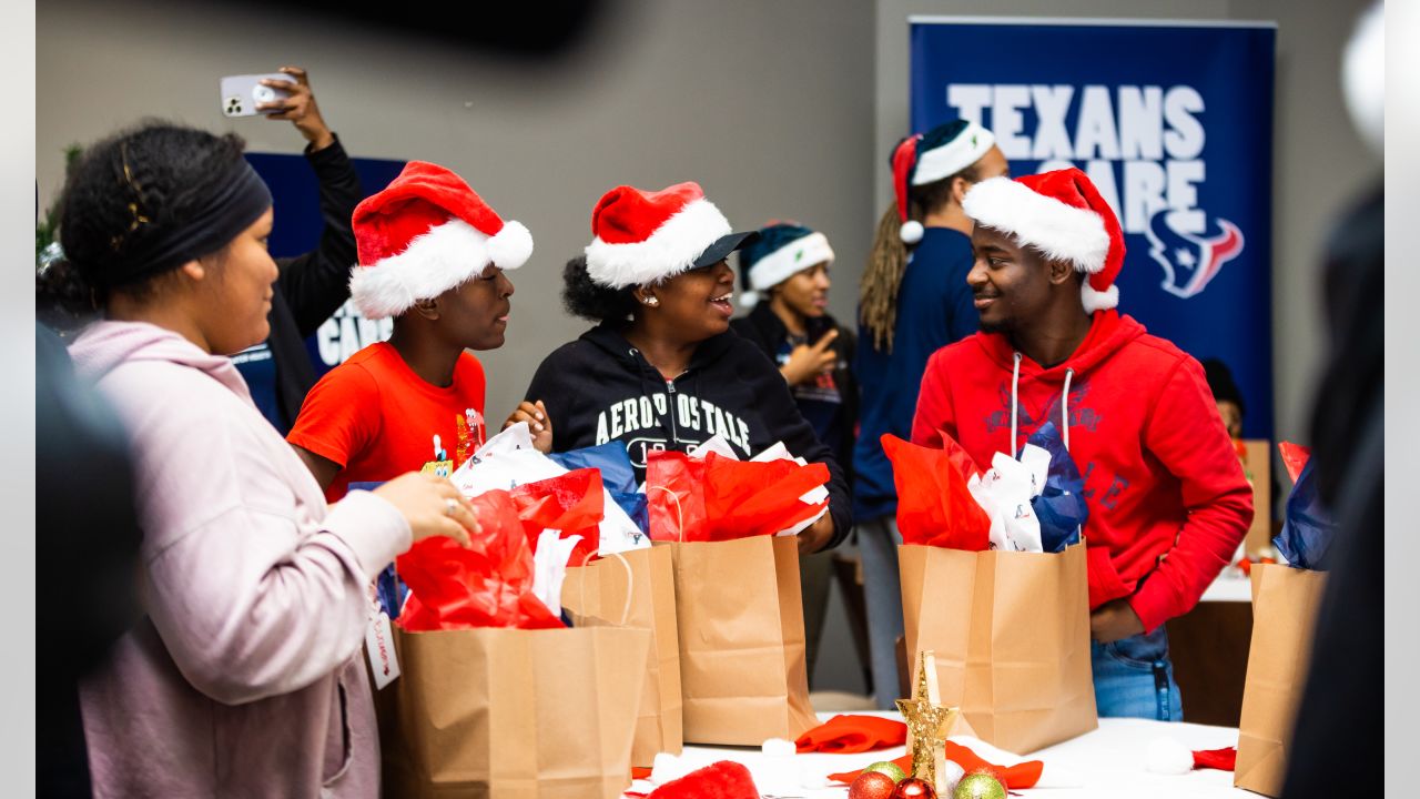 Houston Texans on X: Santa came early for H-Town 