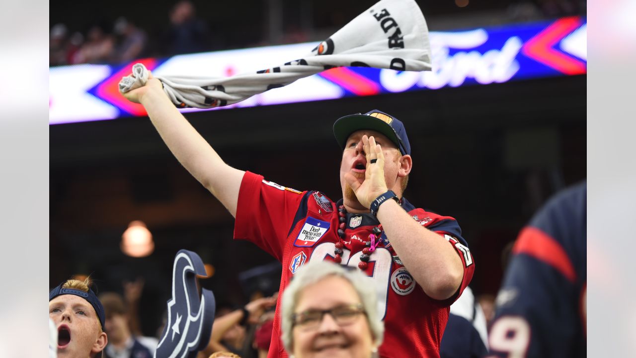 The Houston Texans are taking on the Los Angeles Chargers in Week 16 of the  2021 NFL Season.