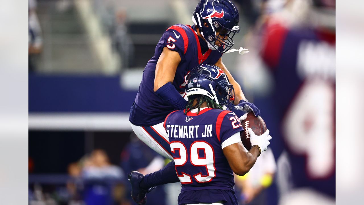 Many Lone Star State faithful still love Cowboys over Texans