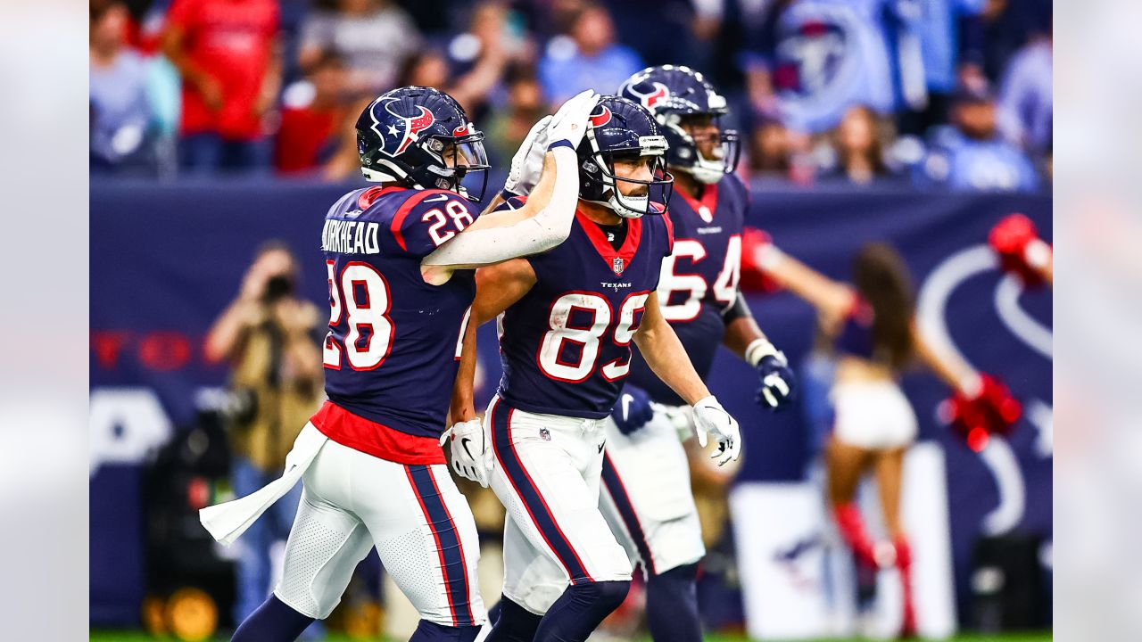 Texans comeback falls short to Titans in season finale