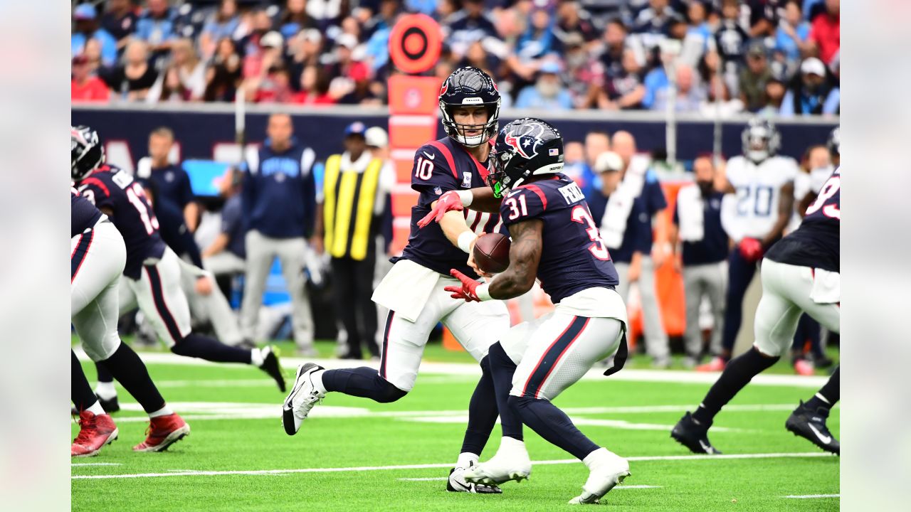 NFL on X: Rookie @CJ7STROUD vs veteran @Lj_era8… Who's getting a Week 1  dub? @HoustonTexans  @Ravens 