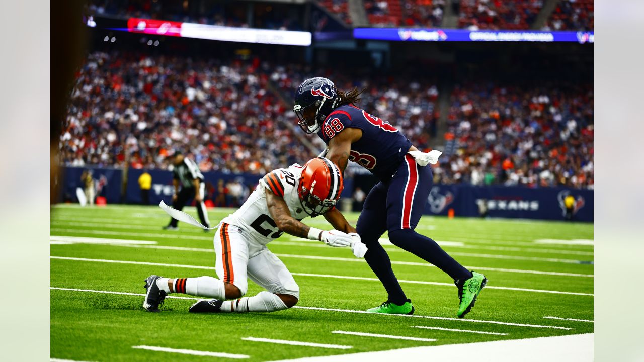 The Houston Texans fell 27-14 to the Cleveland Browns during Sunday's game  at NRG Stadium.