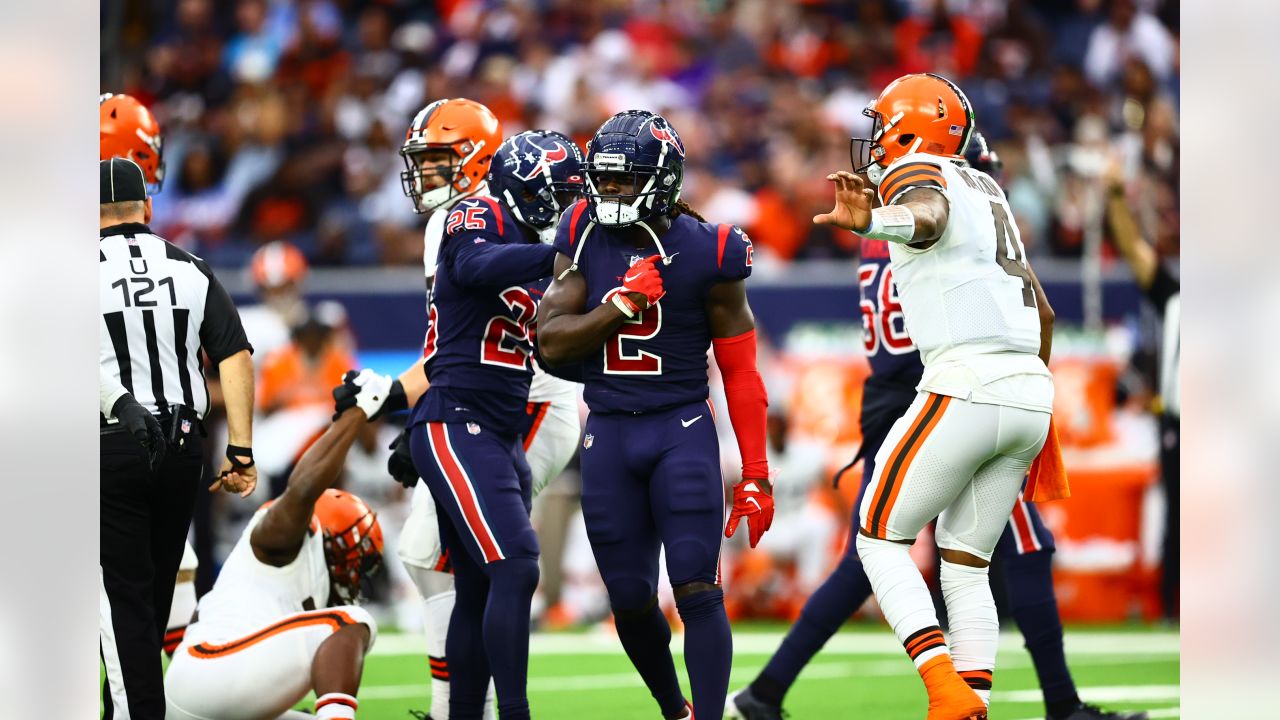 Deshaun Watson struggles, Browns beat Texans 27-14