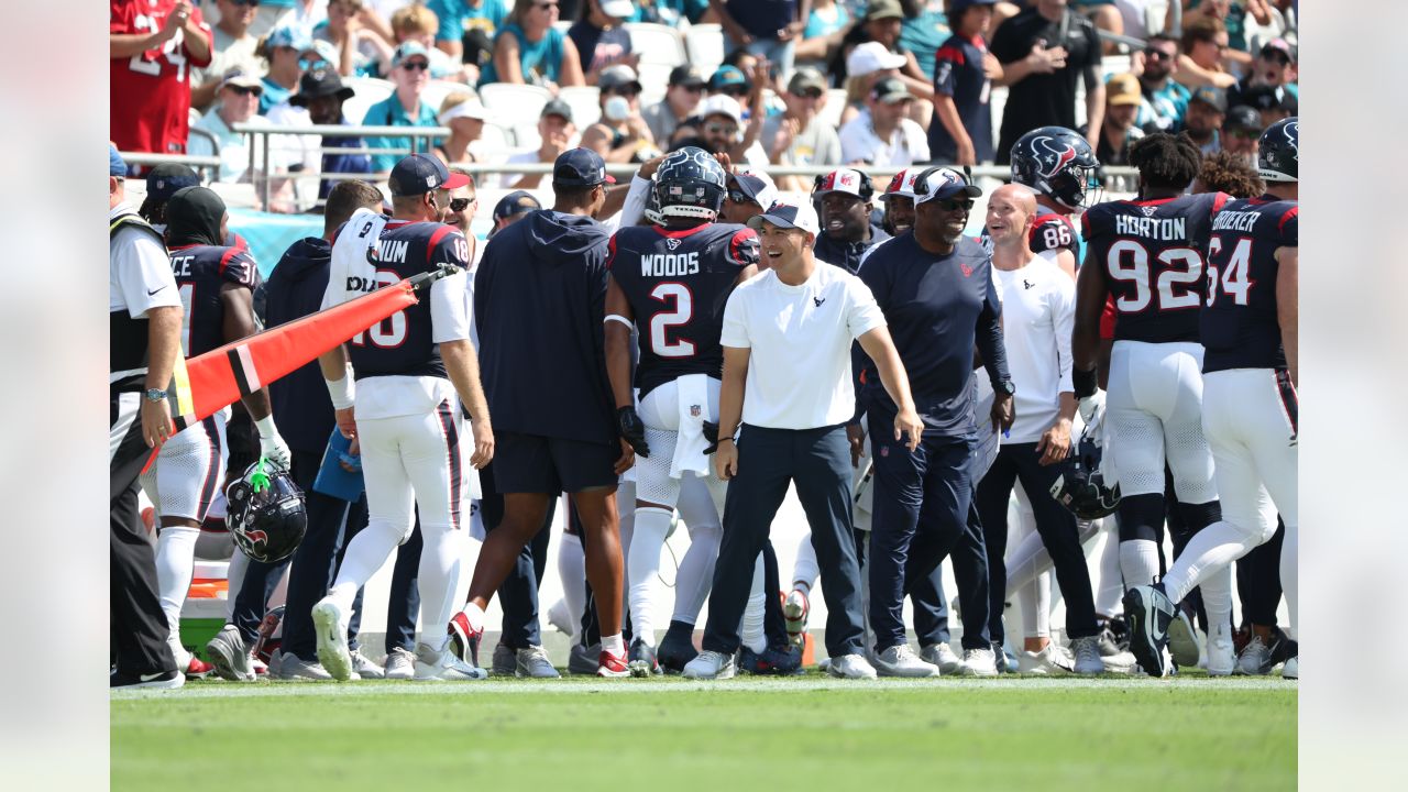 Will Anderson Jr. gets Texans' sideline hyped after FG block