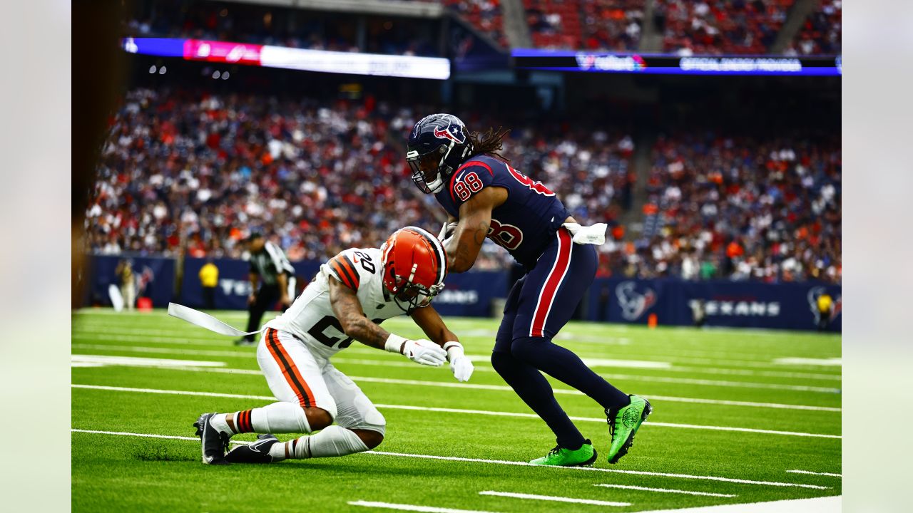 Cleveland Browns outplayed in every facet by Houston Texans, 30-12 