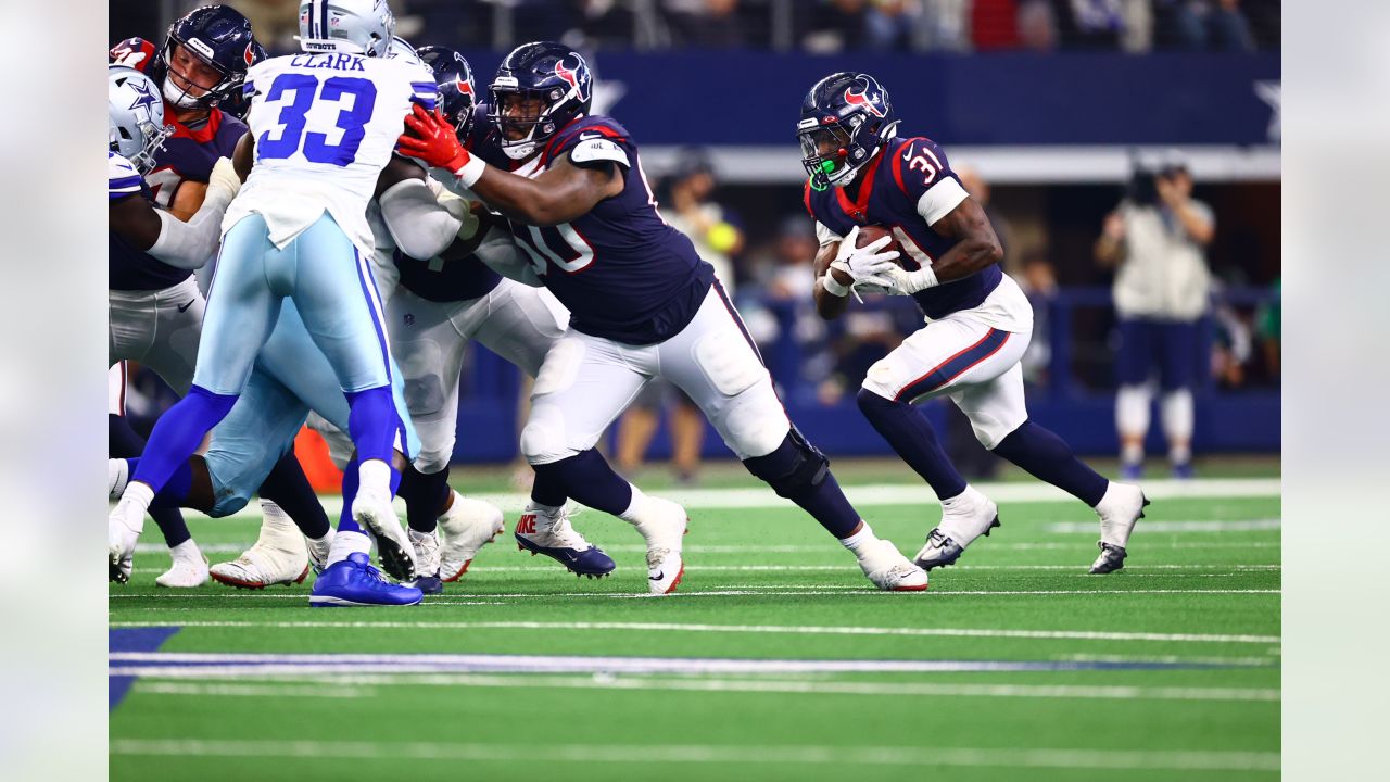 Cowboys avoid upset, beat Texans 27-23