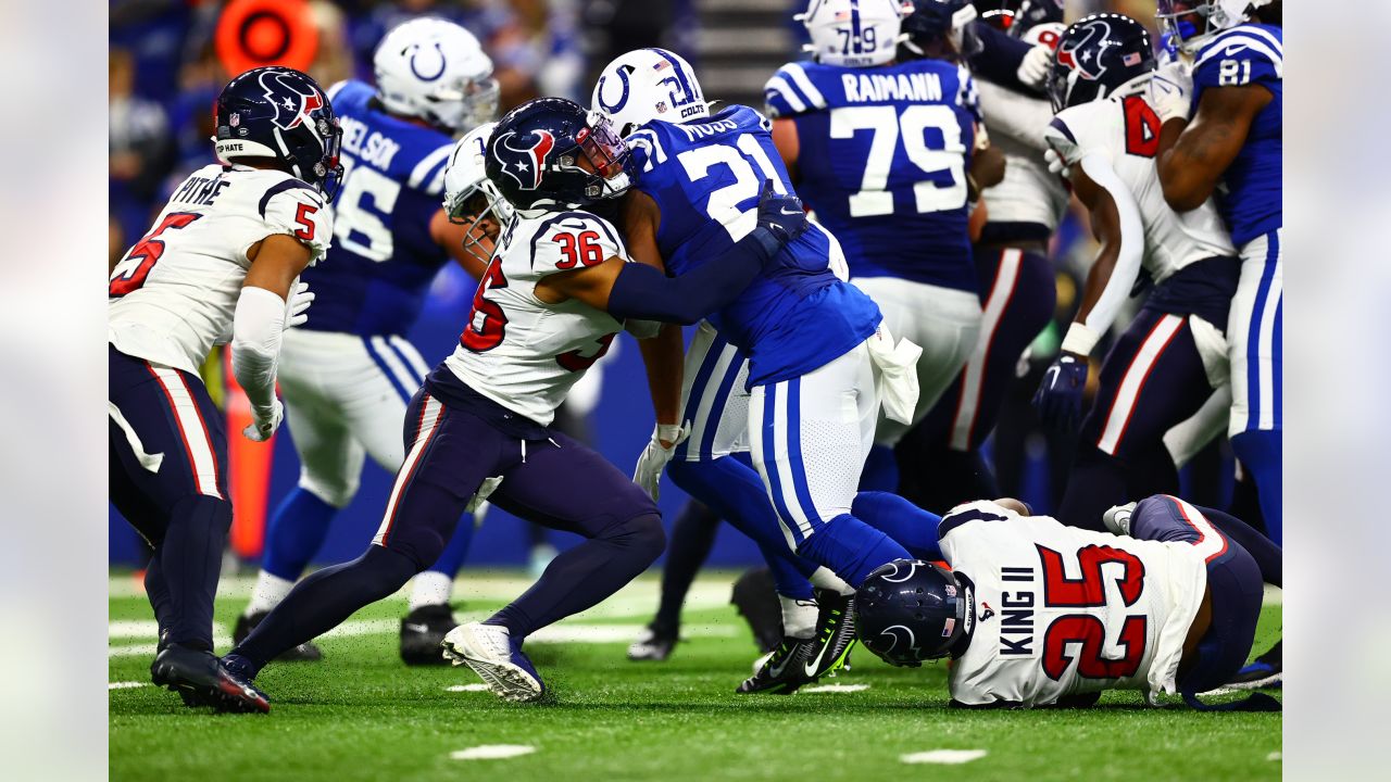 Texans rally to beat Colts 32-31 in season finale