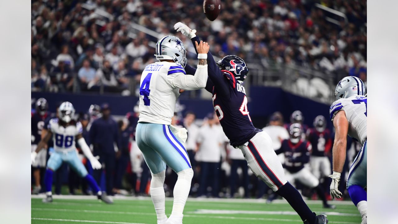 The Houston Texans are taking on the Dallas Cowboys for Week 14 of the 2022  NFL Regular Season.