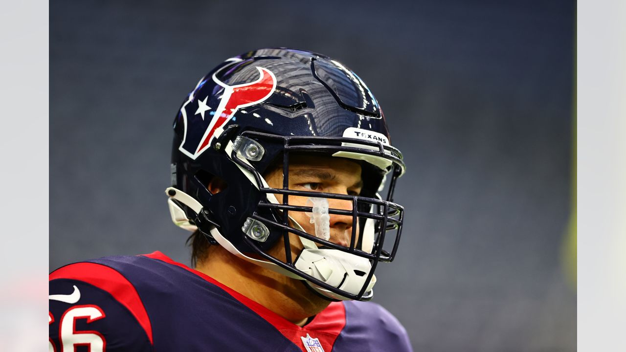 Photo: The Houston Texans Line up Against the Seattle Seahawks at the Line  of Scrimmage at Reliant Stadium in Houston - HOU2009121304 