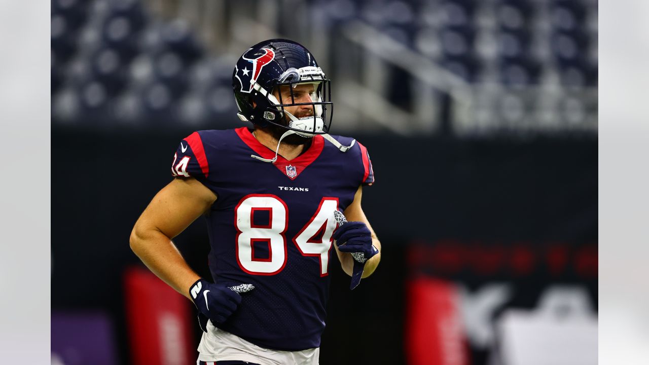 The Houston Texans line up at the scrimmage line against the Philadelphia  Eagles during an NFL football game in Houston, Thursday, Nov. 3, 2022. (AP  Photo/Tony Gutierrez Stock Photo - Alamy