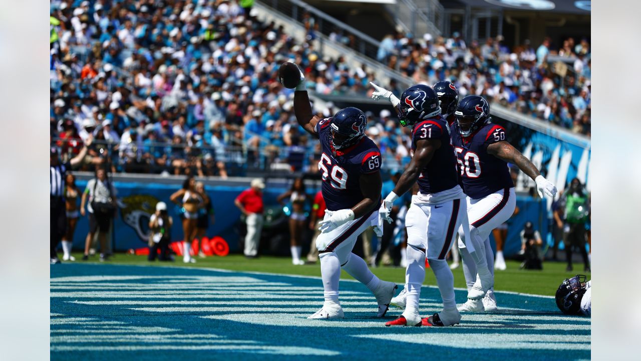 The Houston Texans 37-17 win over the Jaguars came complete with a blocked  field goal, a kickoff returned for a touchdown, two defensive takeaways and  an offensive shootout on the road.