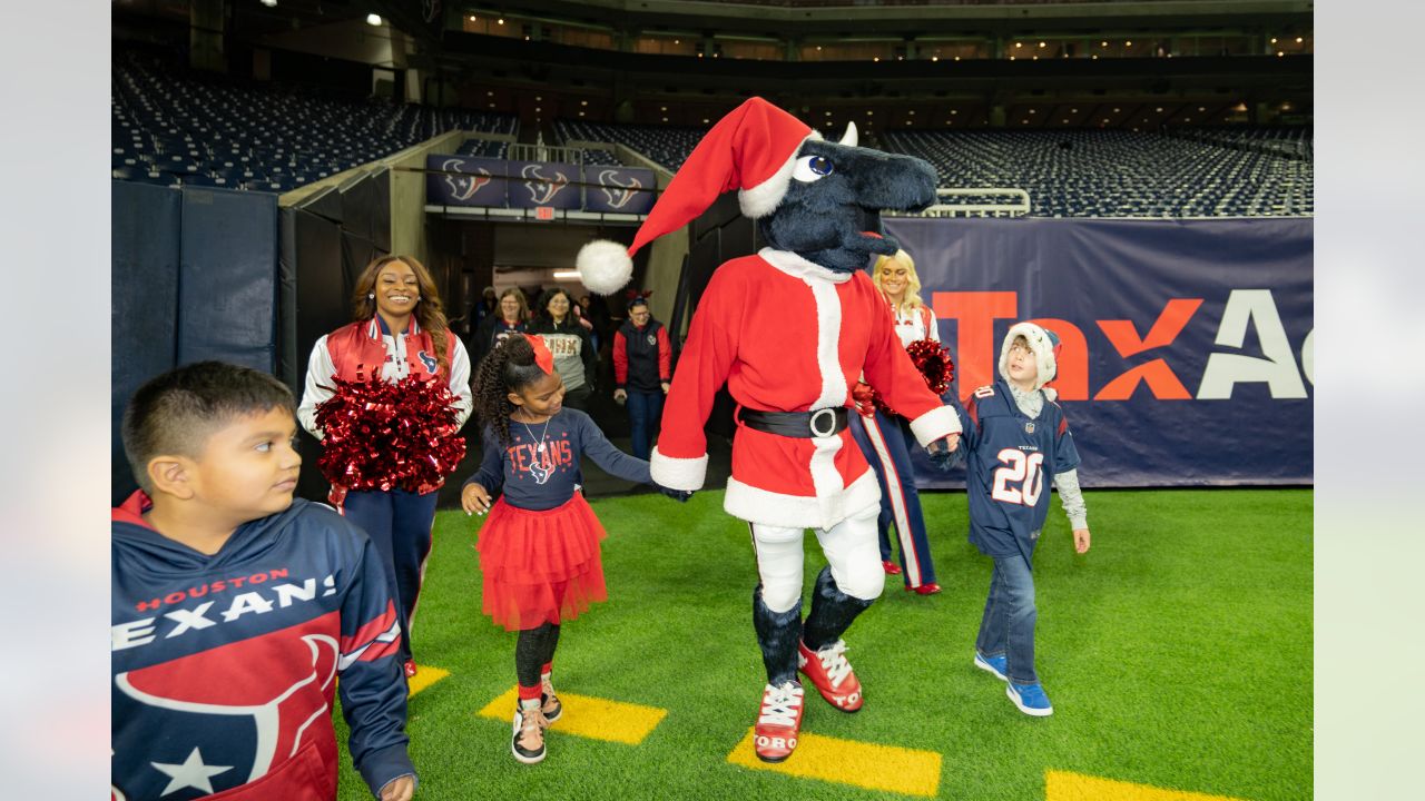 Houston Texans on X: Santa came early for H-Town 