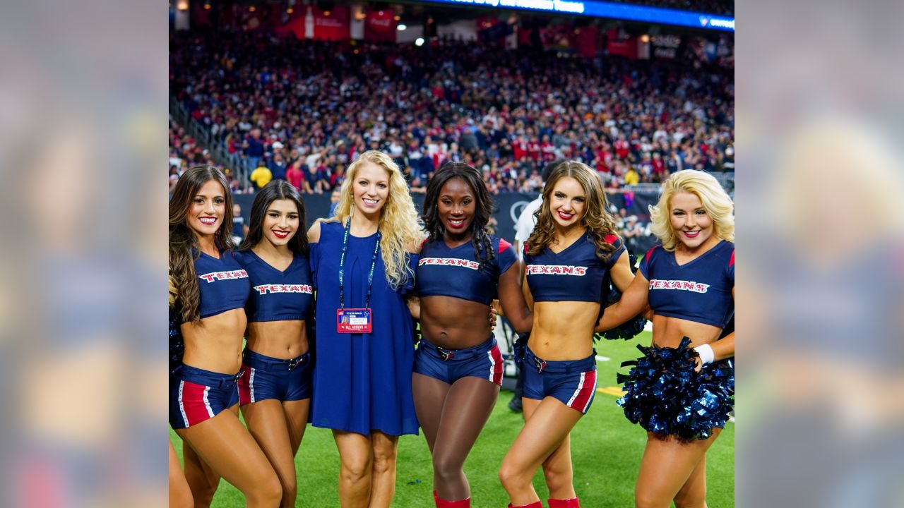 Meet Summer: Houston Texans cheerleader-turned-NASA aerospace engineer -  Science Cheerleaders