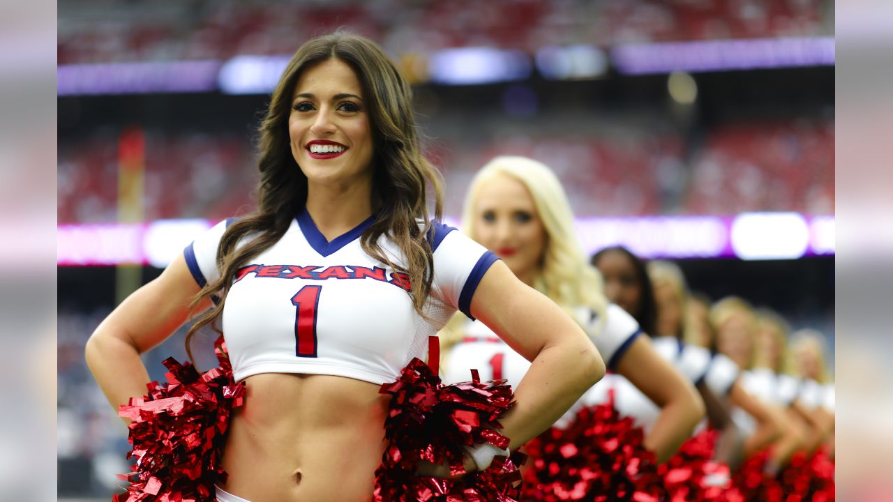 Meet Summer: Houston Texans cheerleader-turned-NASA aerospace engineer -  Science Cheerleaders