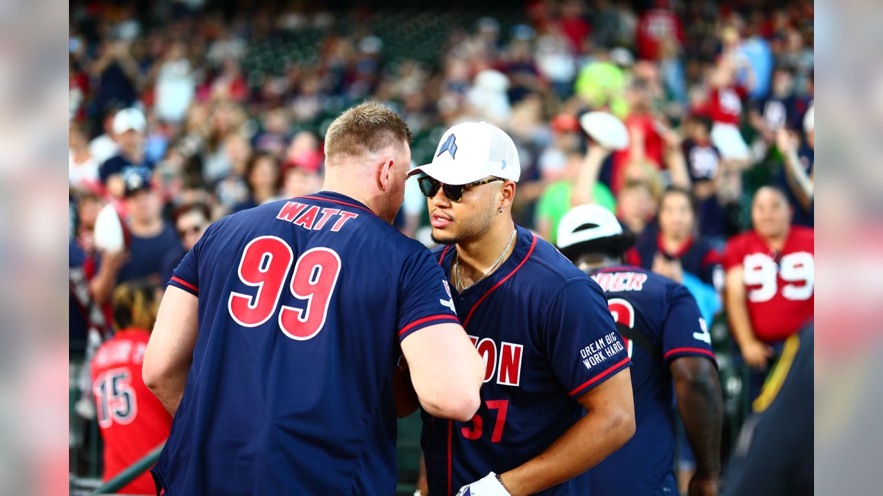 Ultimate Tag: NFL brothers JJ Watt, Derek Watt, TJ Watt host Fox show