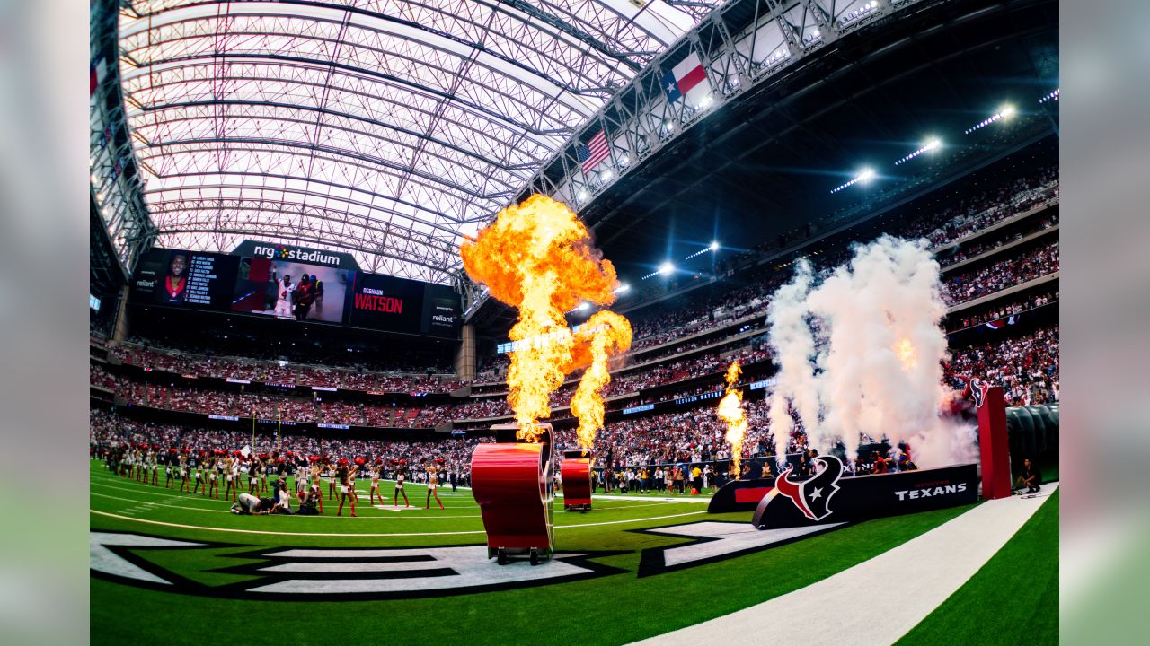 Houston Texans on X: 🚨 Attention #Texans Fam 🚨 The roof at NRG Stadium  is scheduled to be open for Sunday's game vs. the Seattle Seahawks, if  weather permits.  / X