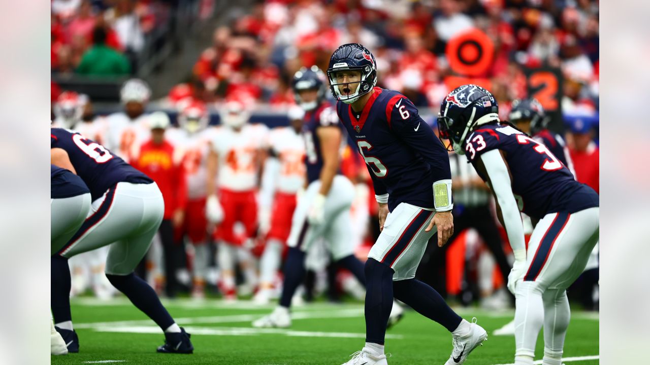 Texans falter late again in overtime loss to Chiefs