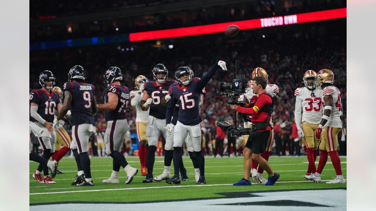 The Houston Texans are taking on the San Francisco 49ers in Game 3