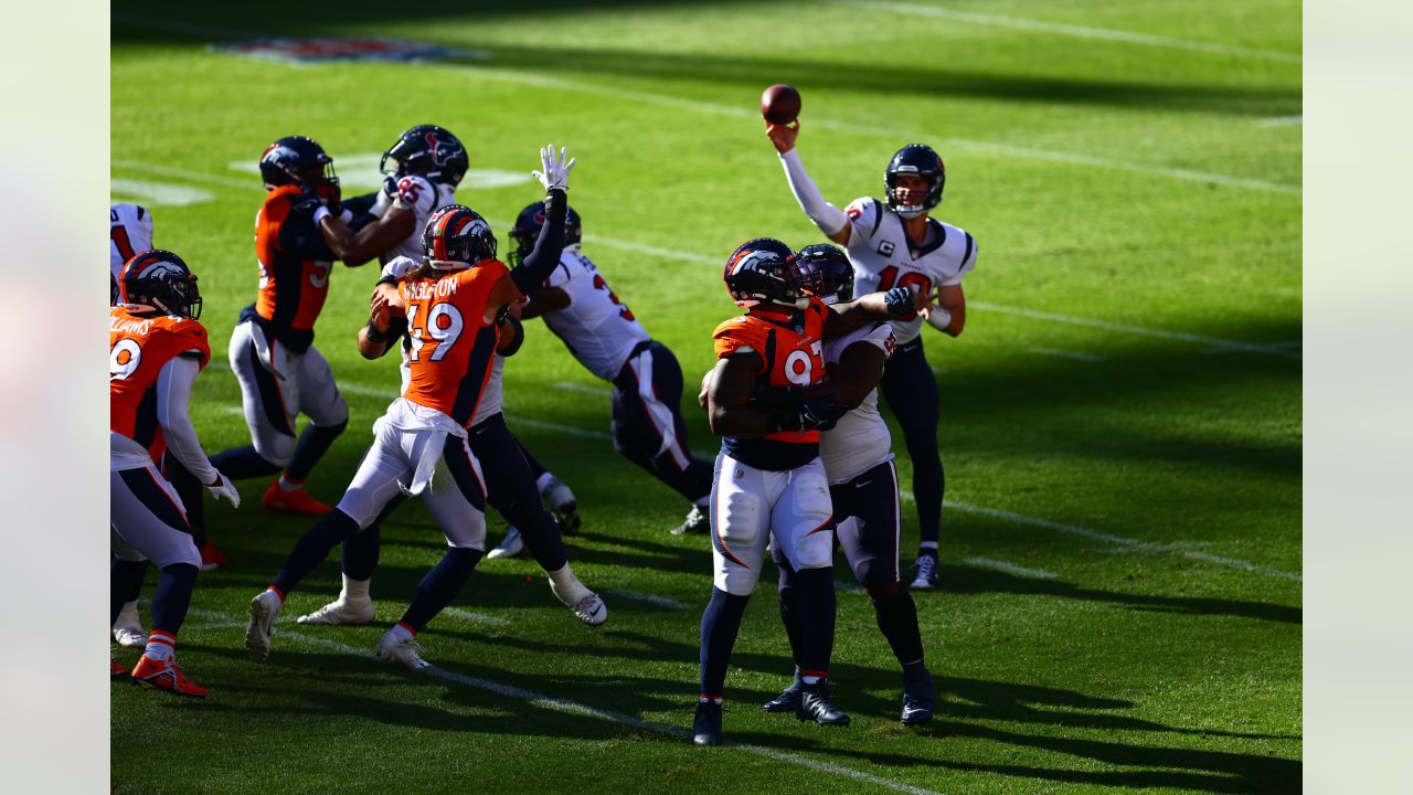 Texans' Christian Kirksey intercepts Broncos' Russell Wilson