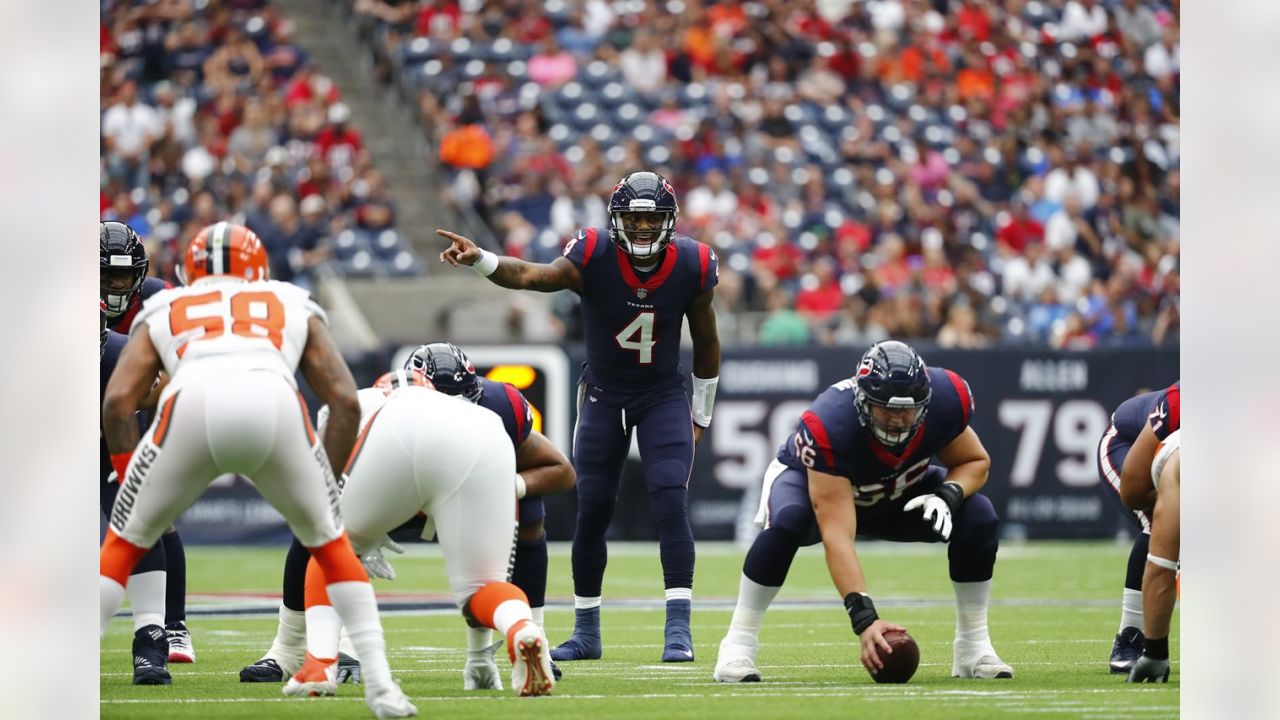 Watson tosses 3 TDs as Texans beat Browns 33-17