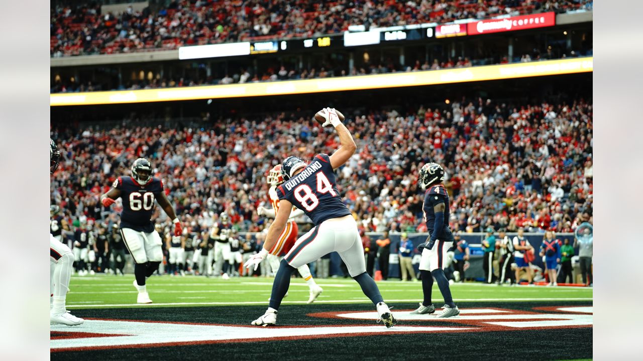 Houston, Texas, USA. 18th Dec, 2022. Kansas City Chiefs quarterback Patrick  Mahomes (15) reaches back to pass downfield during the overtime period  between the Houston Texans and the Kansas City Chiefs at