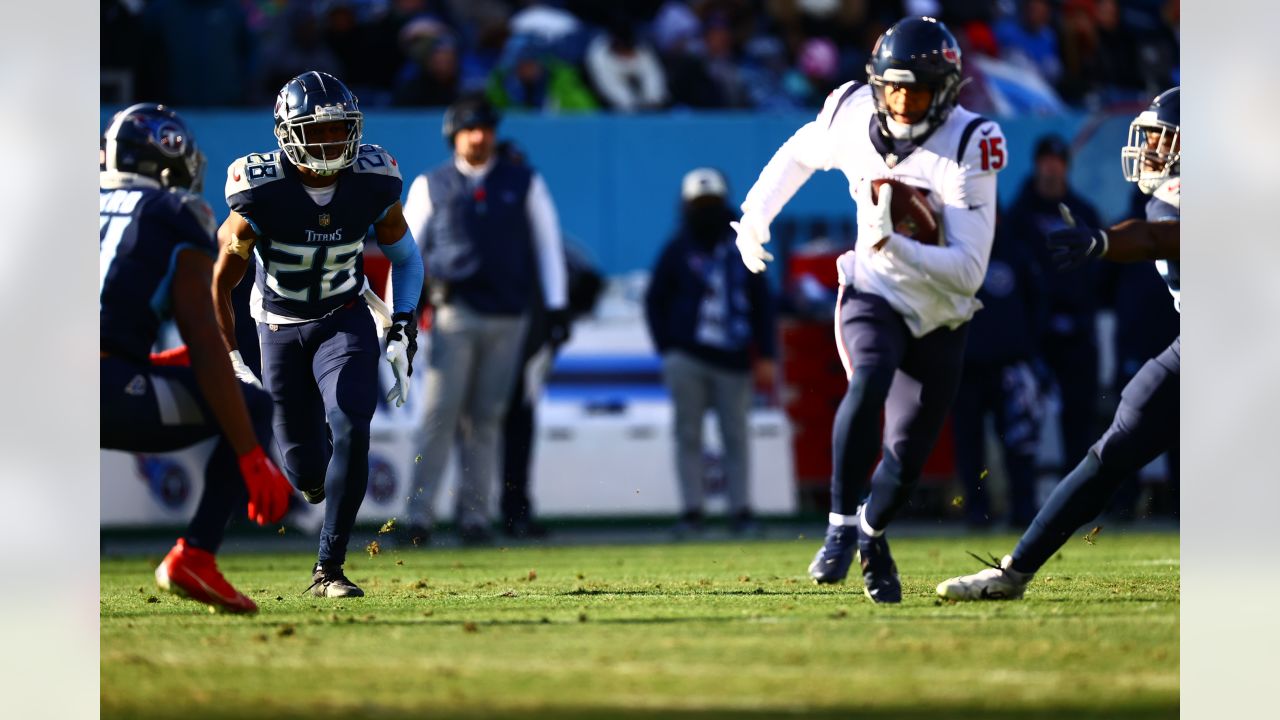 Texans upset Titans on Christmas Eve, vaulting Jaguars into first