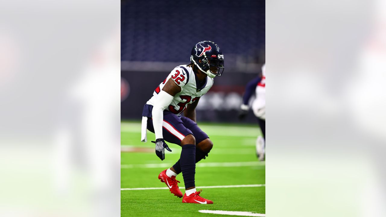 The Houston Texans line up at the scrimmage line against the Philadelphia  Eagles during an NFL football game in Houston, Thursday, Nov. 3, 2022. (AP  Photo/Tony Gutierrez Stock Photo - Alamy