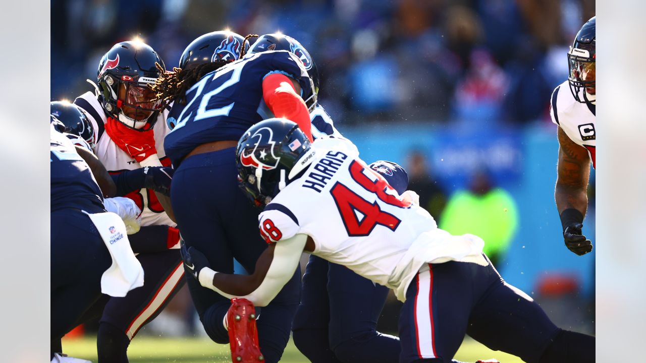 Texans Bring Some Holiday Cheer, Beat Titans 19-14