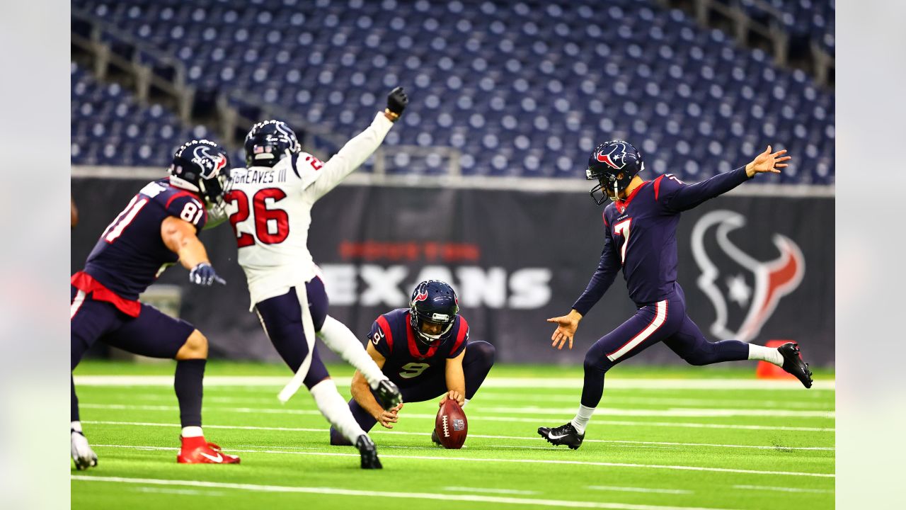 The Houston Texans line up at the scrimmage line against the Philadelphia  Eagles during an NFL football game in Houston, Thursday, Nov. 3, 2022. (AP  Photo/Tony Gutierrez Stock Photo - Alamy