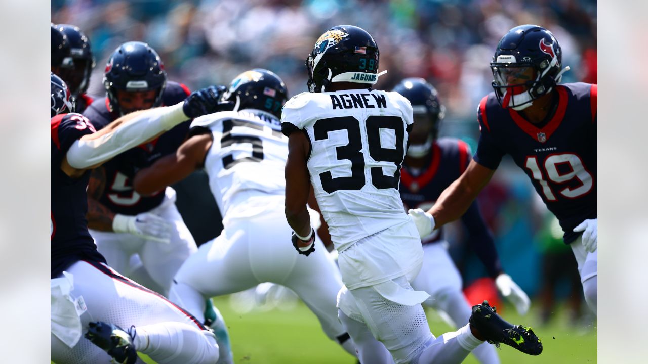 Will Anderson Jr. Blocked Field Goal Aids Houston Texans Halftime Lead vs.  Jacksonville Jaguars - Sports Illustrated Houston Texans News, Analysis and  More